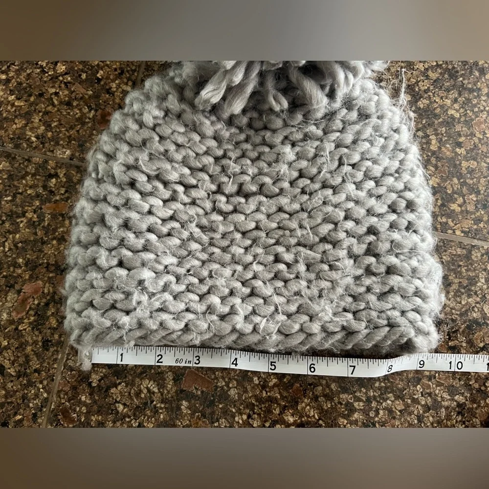 😍Super soft😍Gray Acrylic Pom Hat